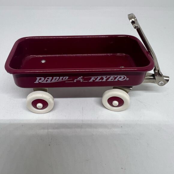 Radio Flyer wagon in EUC Barbie size 4” - Picture 7 of 8